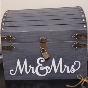 Lockable Wedding Card Chest w/ Card Slot